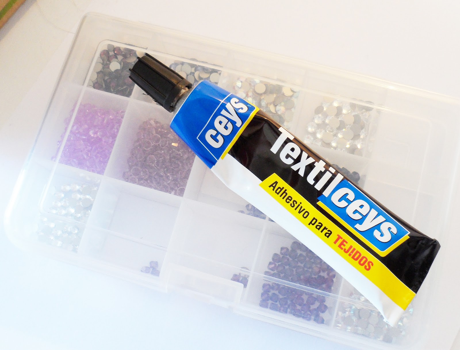 My Handmade Life DiY Rhinestones in Your Shoes