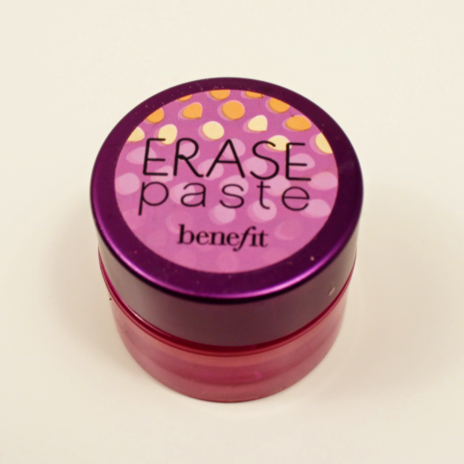 Cris and Makeup Corrector Erase Paste de Benefit