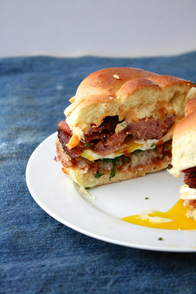 HowTo Make The Perfect NYC Deli Breakfast Sandwich At Home! / Hey, EEP!
