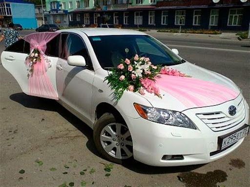 Model rangkaian bunga untuk mobil pengantin atau kendaraan pernikahan 2017/2018 Model rangkaian bunga untuk mobil pengantin atau kendaraan pernikahan 2017/2018