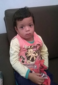 Criança que estava desaparecida desde o final da tarde de ontem (26) é encontrada Segundo informações, a mãe da criança, que tem deficiência mental logo após a intervenção da Polícia Militar de Serrolândia em convencer a mesma a tomar medicamento no Hospital de Várzea do Poço, e ter sido deixada em sua residência, a avó da criança resolve levar o neto para ver a mãe, daí deixando a criança a sós com ela, a mesma então é vista se deslocando com a criança no colo para uma aguada nas proximidades de Serrolândia, a Polícia Militar foi acionada novamente para que tirasse a criança da mãe.