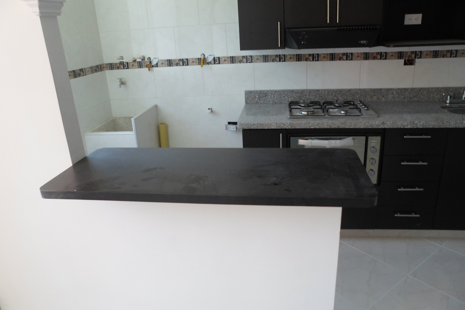 COCINAS: BARRAS Y GABINETES