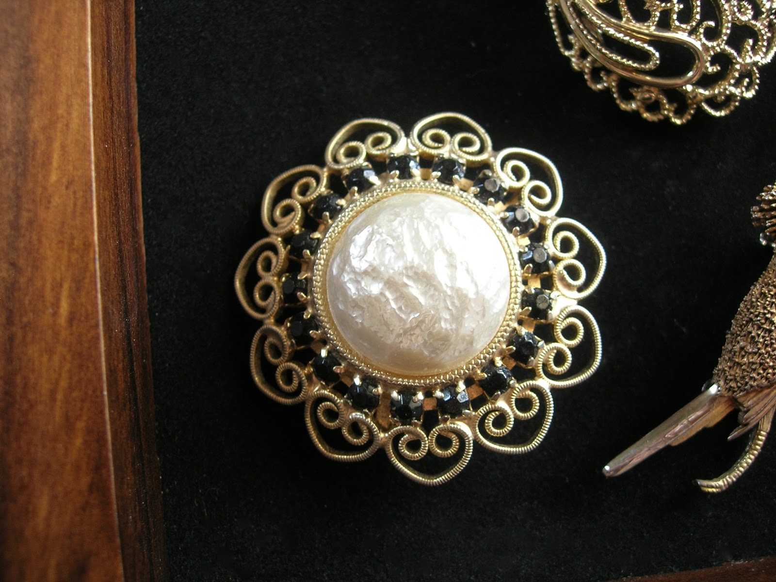 My Little Bungalow Displaying Vintage Costume Jewelry
