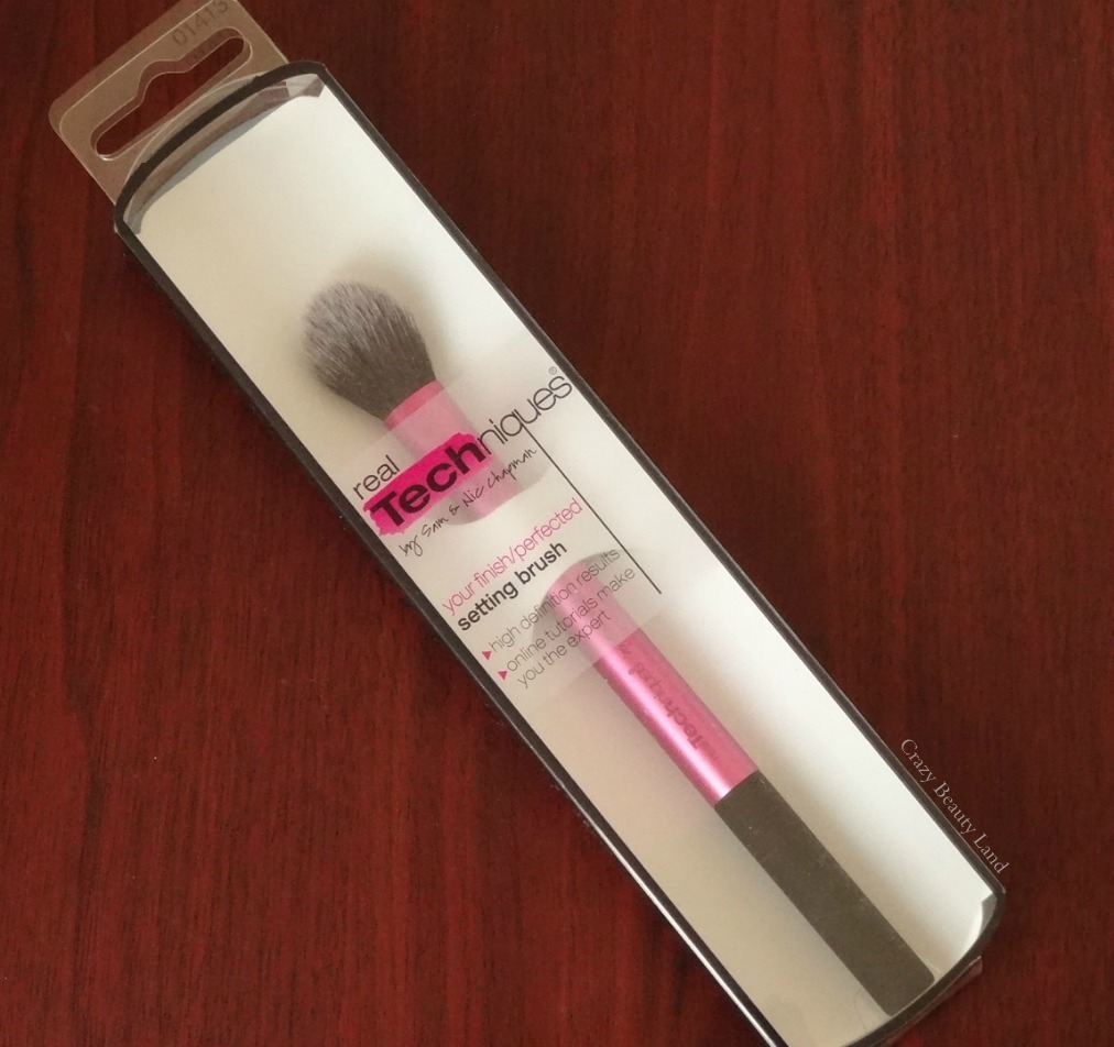 The perfect finishing makeup tools Real Techniques by Sam n Nic