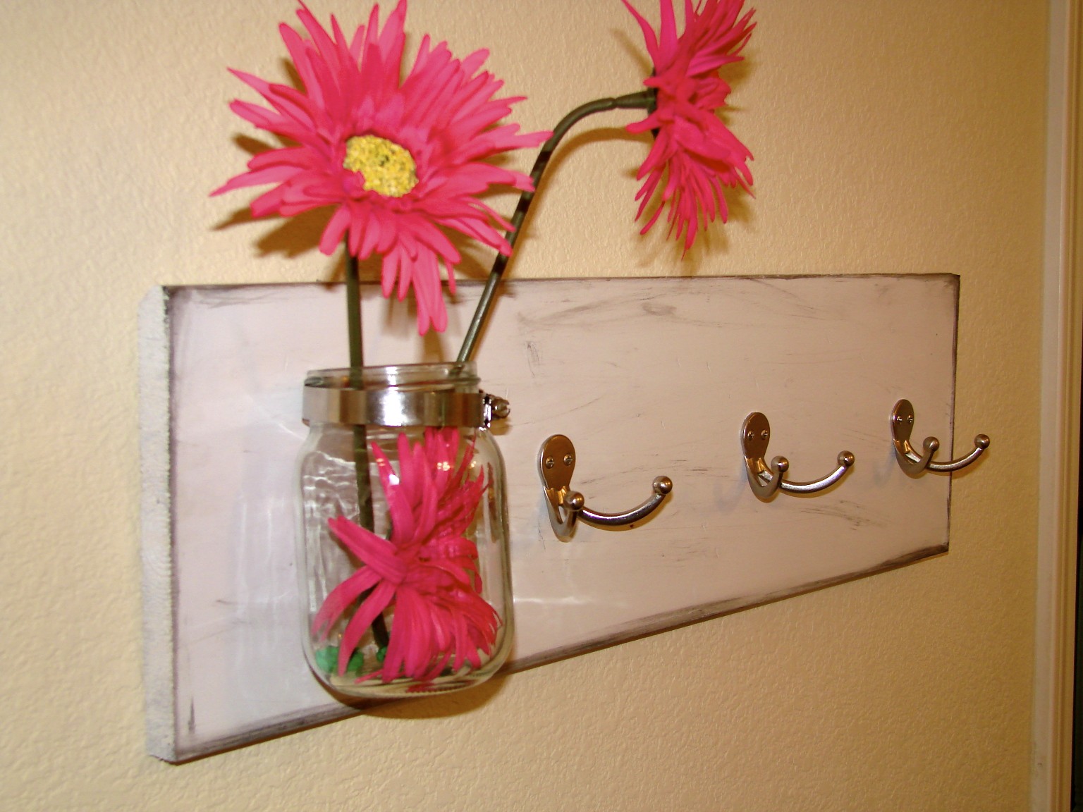 Cute, Cute Wall Hook DIY