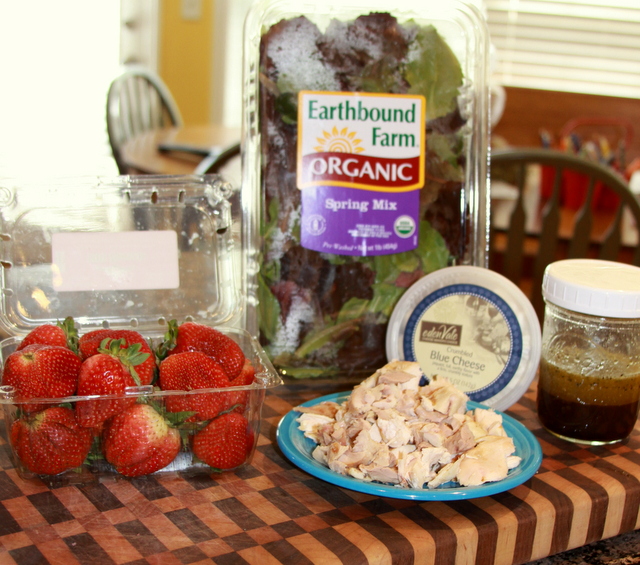 Recipes We Love Spring Mix Salad with Grilled Chicken, Strawberries and Blue Cheese