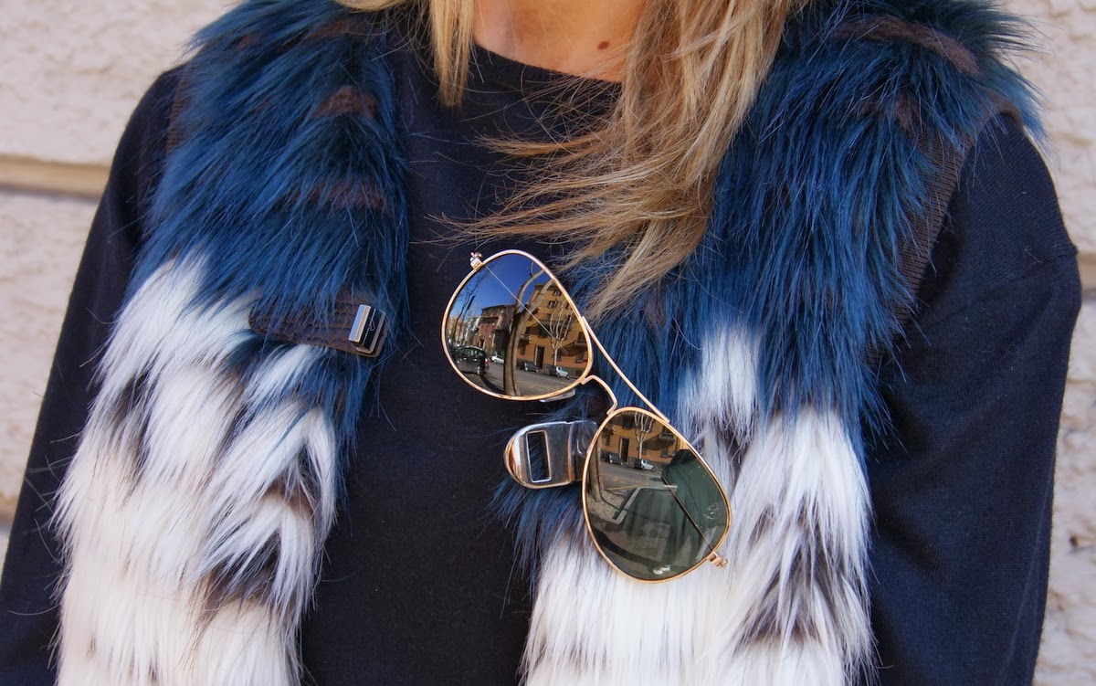 Urban Code bologna, faux fur, fur vest, hat, hippie, look, mercedes