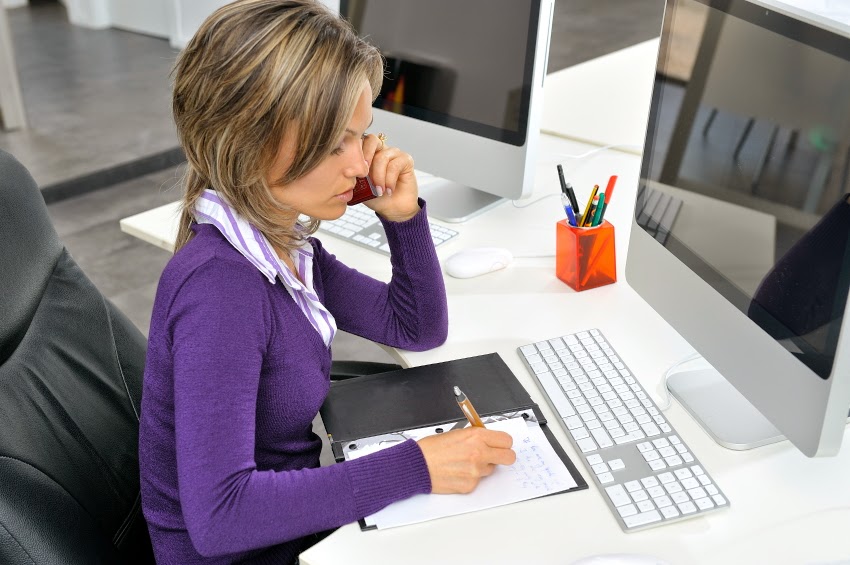 Penanganan Surat Keluar dengan Sistem Buku Agenda - Fitri Tirana