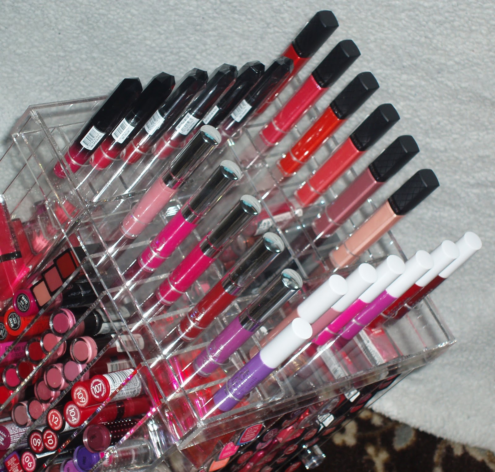 Sparkled Beauty Ebay spinning lipstick tower