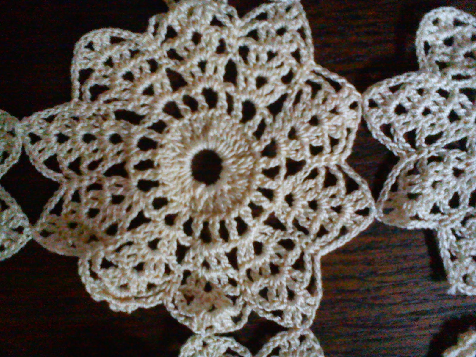 The All Craft Blog Crochet table topper
