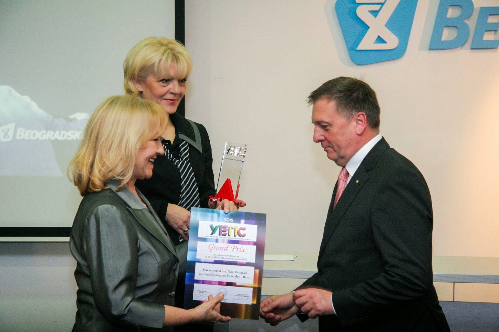 http://www.advertiser-serbia.com/dodeljena-ueps-ova-priznanja-na-52-medunarodnom-salonu-automobila/