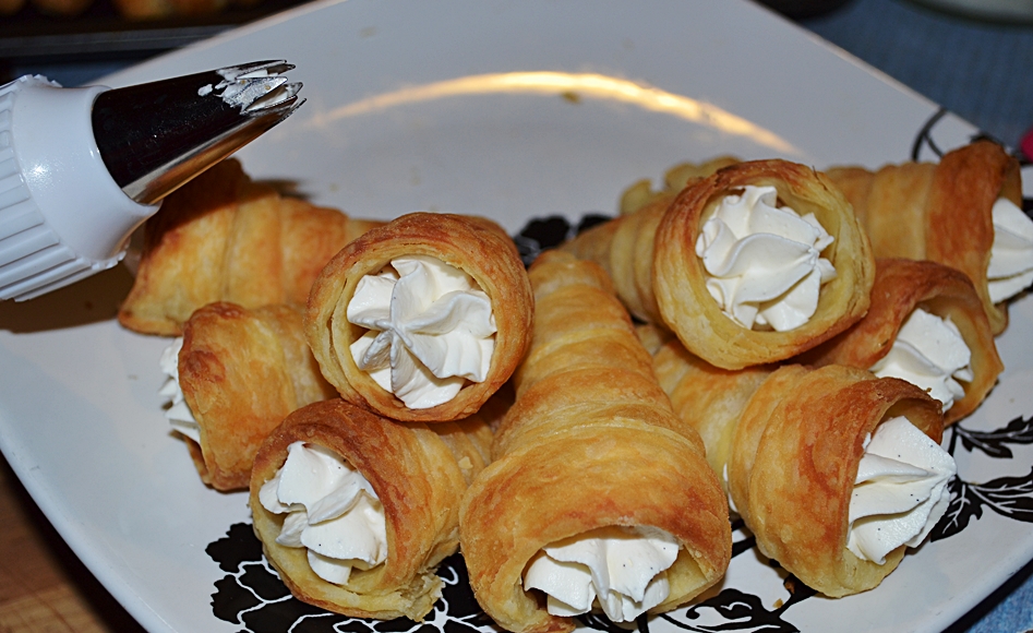 Lea's Cooking Pastry Puff Vanilla Bean Cream Horns "Trubochki"