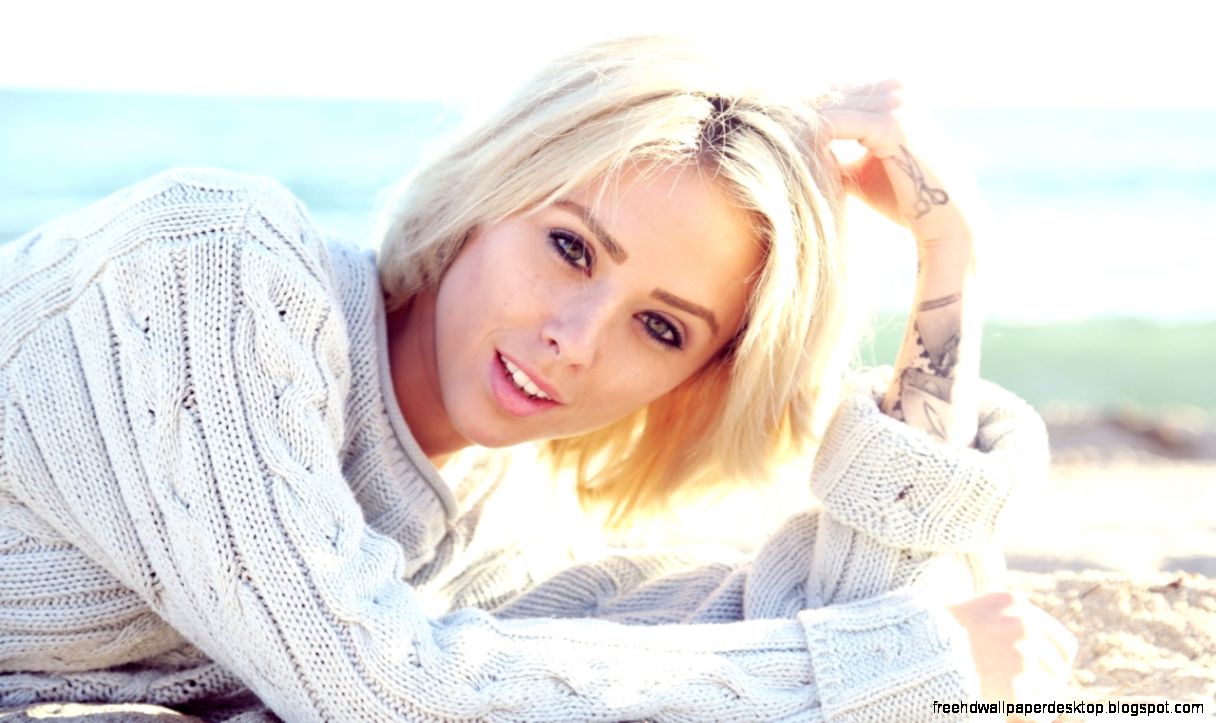 Alysha Nett Smile wallpapers Alysha Nett Smile stock photos Alysha Nett Smile wallpapers Alysha Nett Smile stock photos