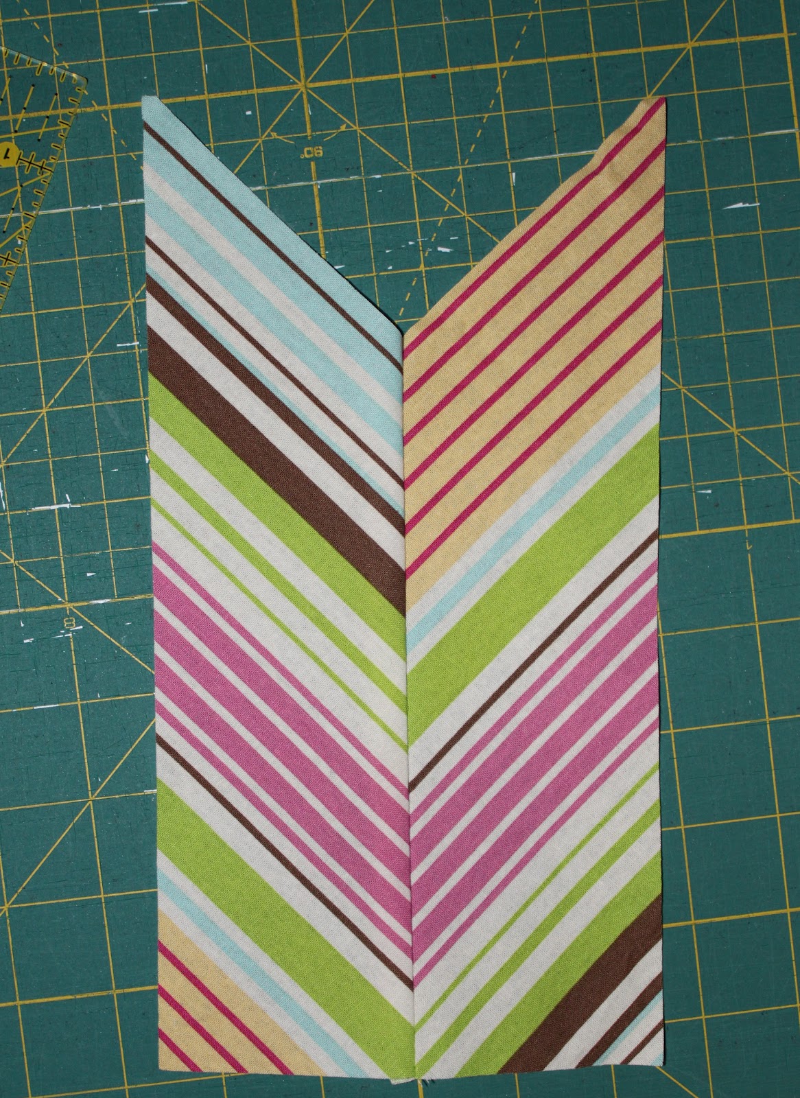 sew easy being green Chevron Stripes Top Tutorial!!