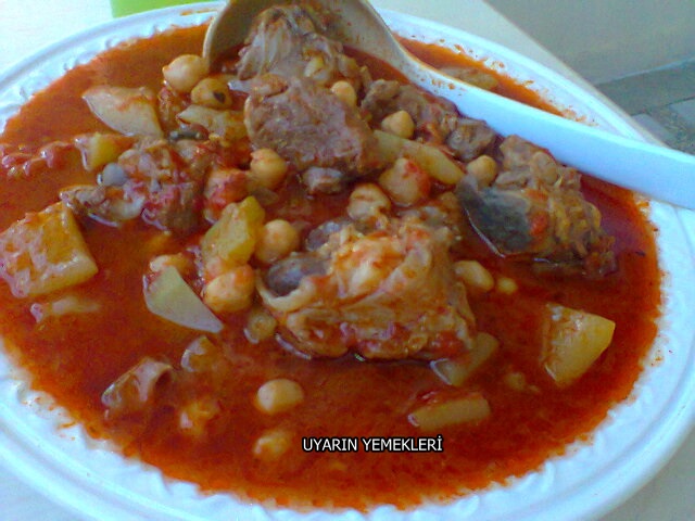 Uyarın Yemekleri Kemikli etle su kabağı