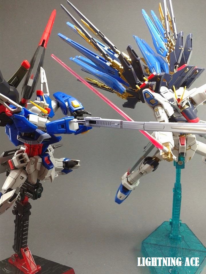 Lightning Ace's gundams destiny gundam versus strike freedom gundam