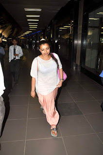 Salman Khan, Rani Mukarjee & Others Snapped at Airport 