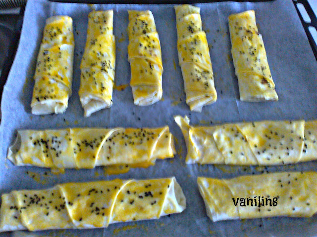 borek tarifleri Tereyağlı ve peynirli rulo börek