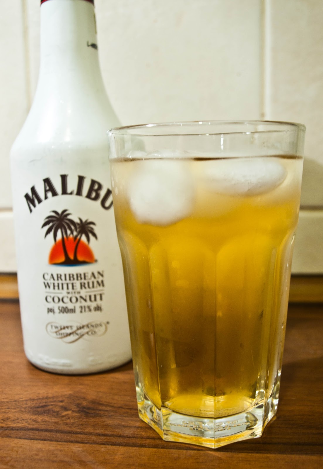 Rynn's Om Nom Nom Malibu z sokiem jabłkowym