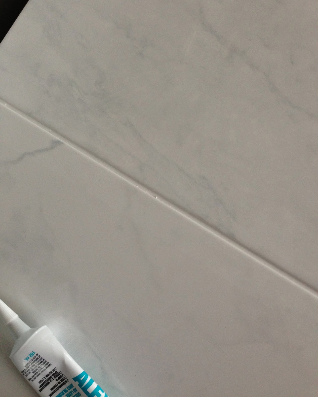 How to Make a Faux Marble Table Top with No Cuts, Thinset or Grout