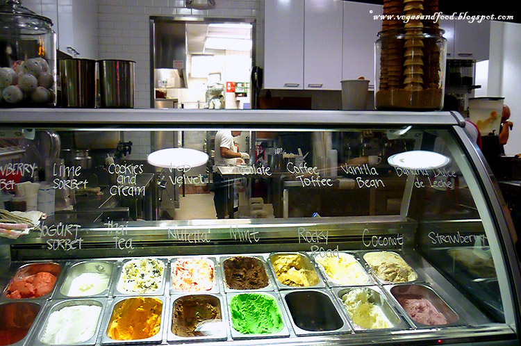 Yummy Macaron ice cream sandwiches at Milk - Vegas and Food