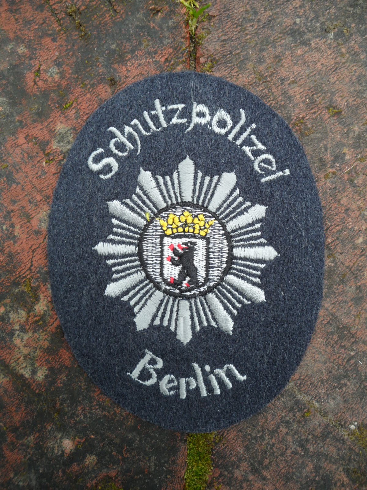 Zustand sehr gut alte Uniform Polizei Ärmel Abzeichen Patch Berlin 