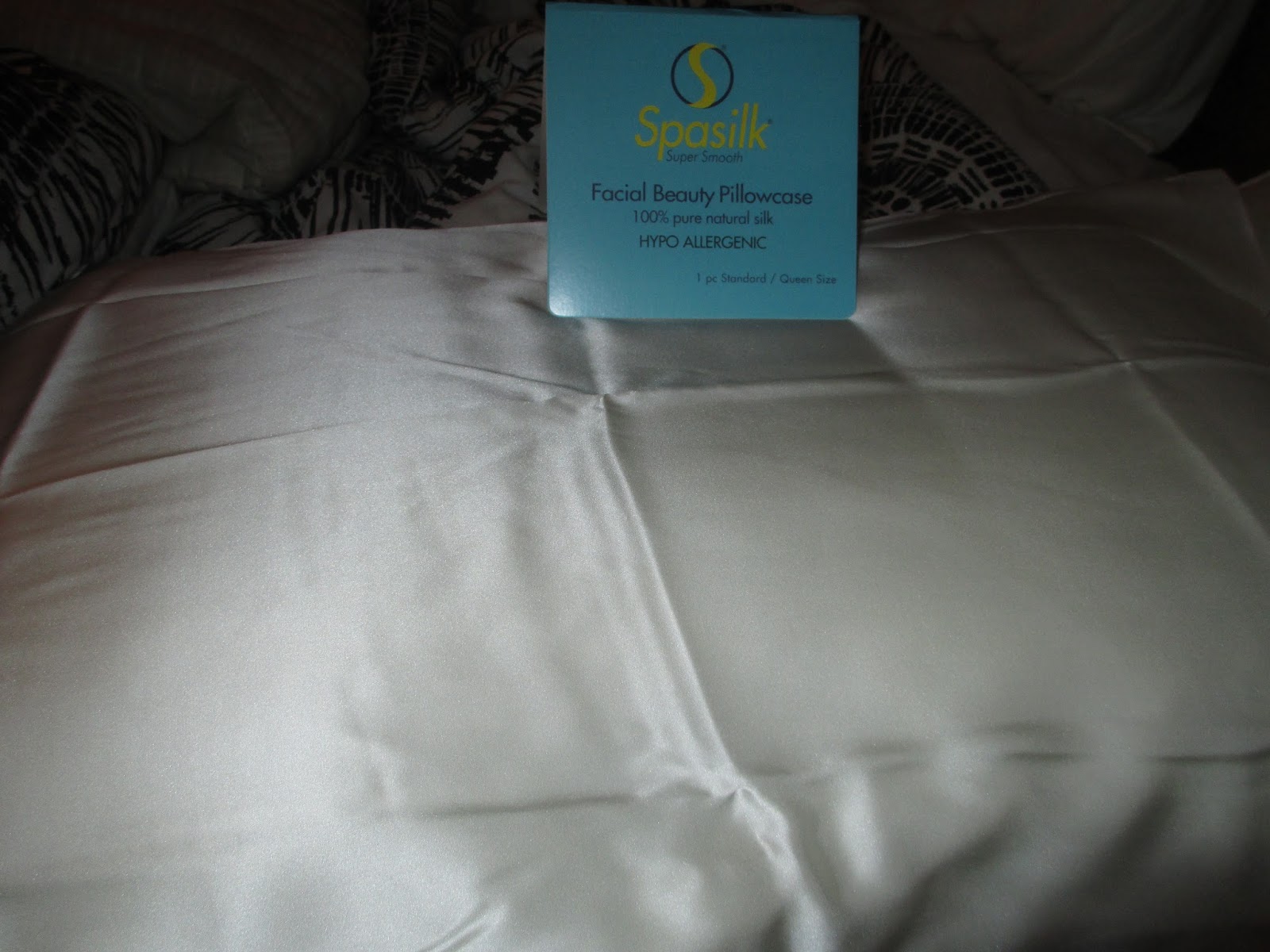 Whats Inside Your Beauty Bag? Spasilk Facial Beauty Pillowcase