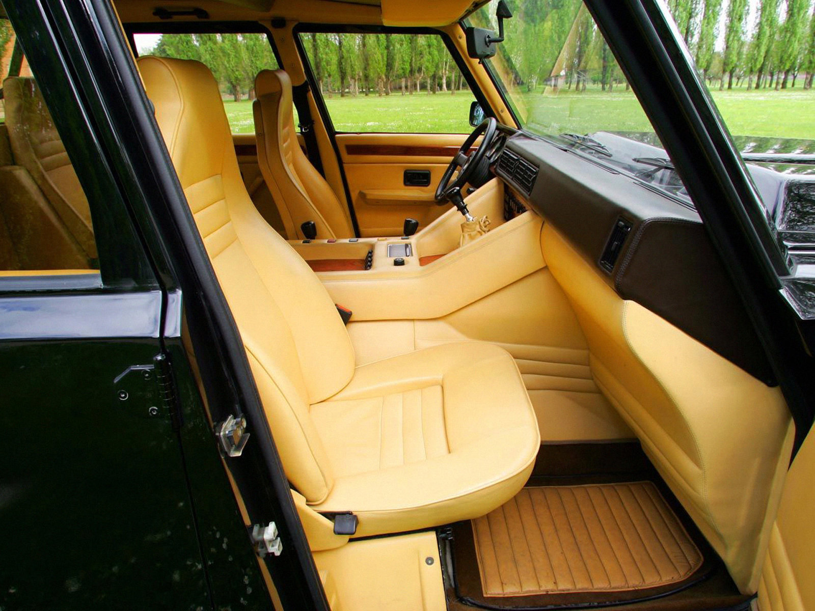 Lamborghini lm002 салон сзади