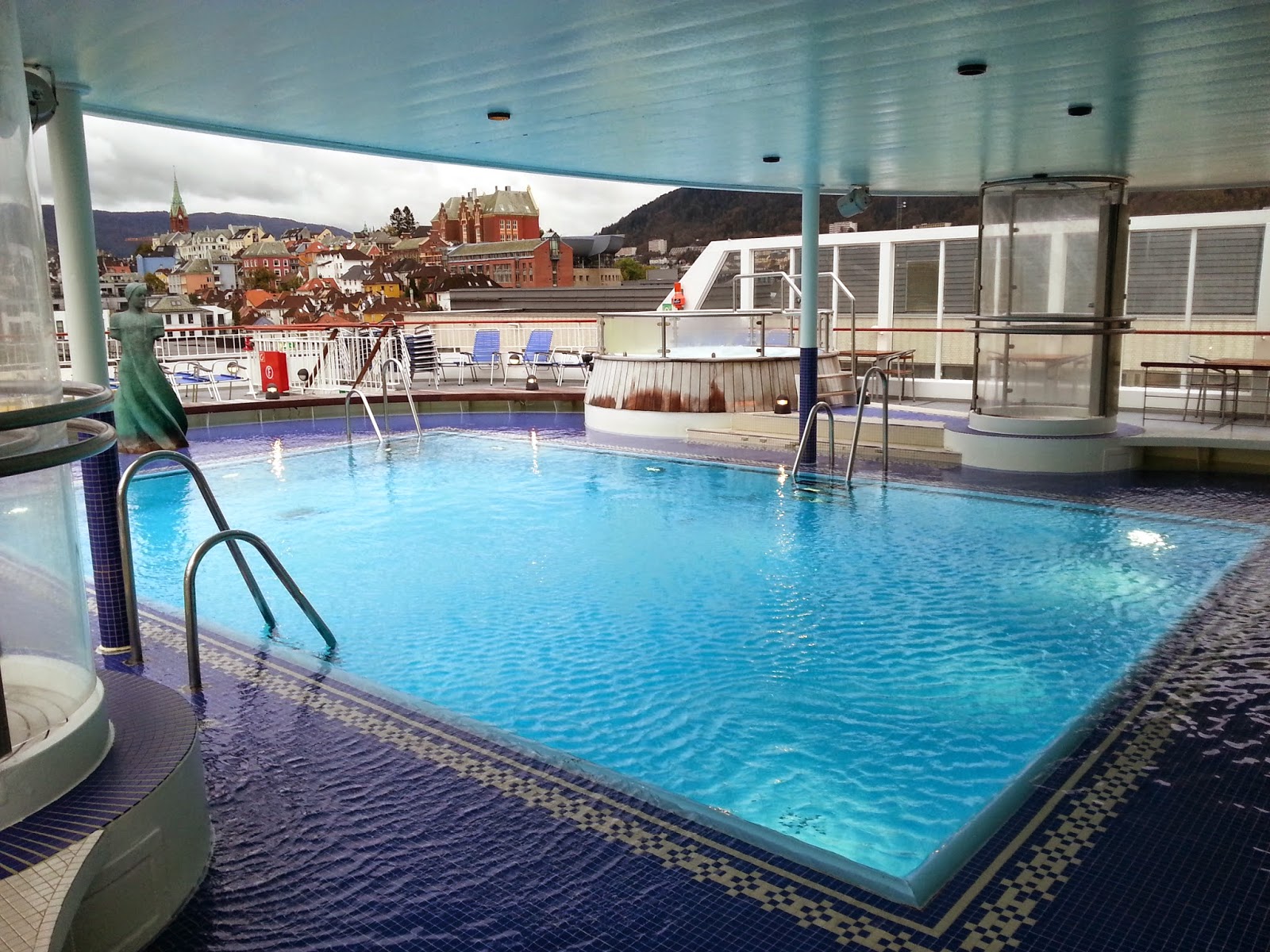 Hurtigruten MS Finnmarken - Swimming Pool and Jacuzzi Hurtigruten MS Finnmarken - Swimming Pool and Jacuzzi