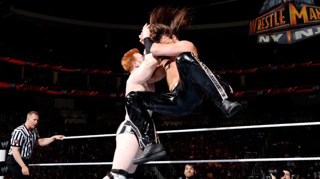 WWE In live!!!!: RANDY ORTON & SHEAMUS vs "3 MAN BAND"