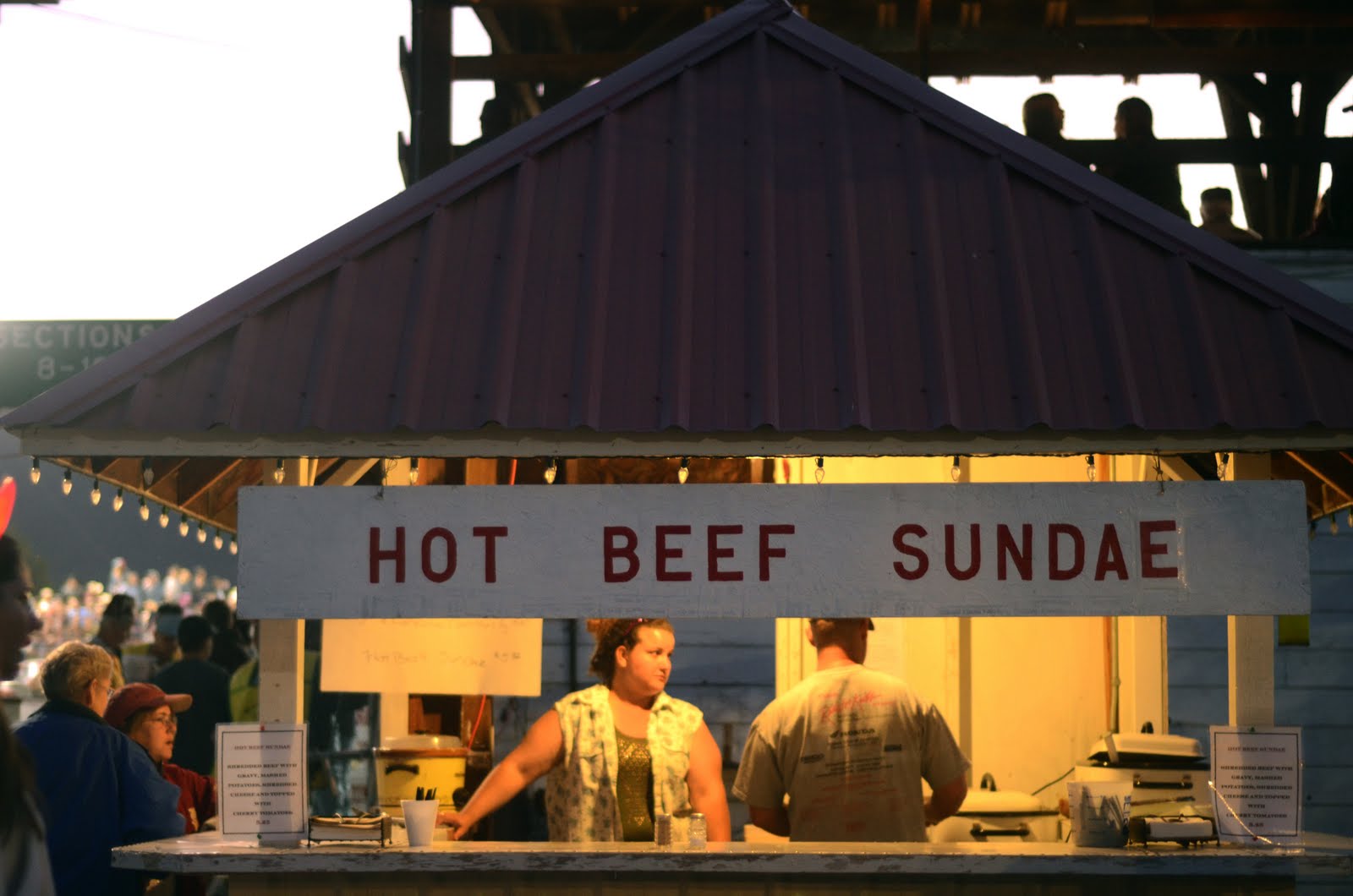 Cohesive Pieces Hot Beef Sundaes