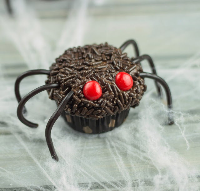 Spider Cupcakes White Lights on Wednesday