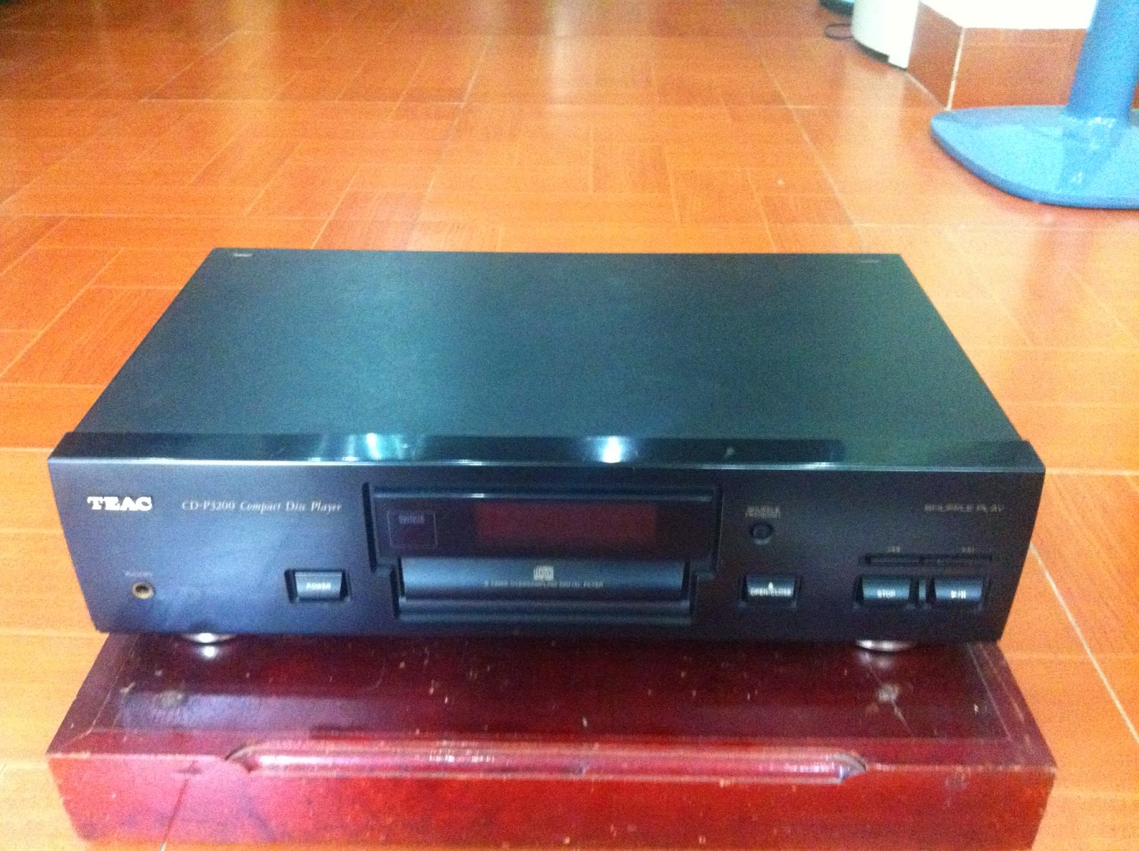 Mặt trước đầu CD - Teac P3200 Mặt trước đầu CD - Teac P3200