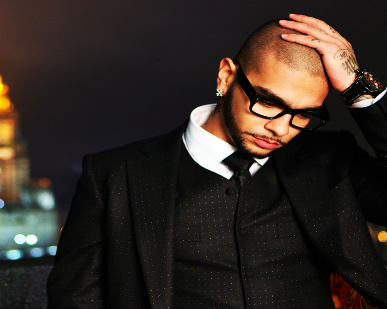 http://3.bp.blogspot.com/-kBJqz94FQ88/T-hd8-bDKgI/AAAAAAAACSo/rmBDLtj7dtQ/s1600/Timati_with_Suit_and_Glasses_HD_Wallpaper-Vvallpaper.Net.jpg