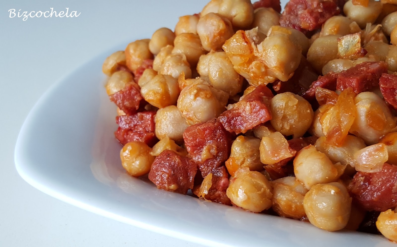 GARBANZOS FRITOS CON CHORIZO