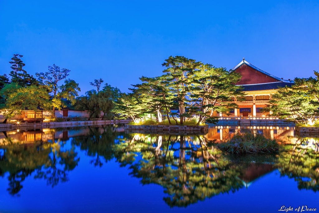 20 mejores países de Oriente South+Korean+Royal+Palace,+Gyeongbokgung+in+night