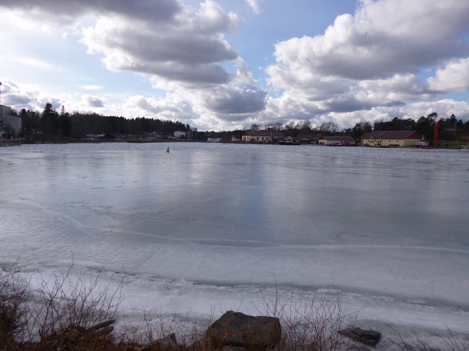 lago congelado suecia