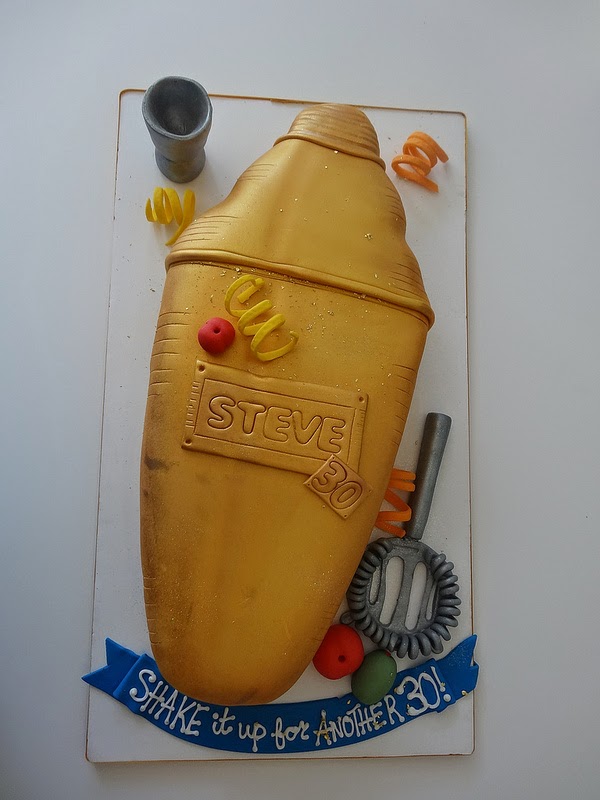 CAKE Amsterdam Golden Cocktail Shaker Cake