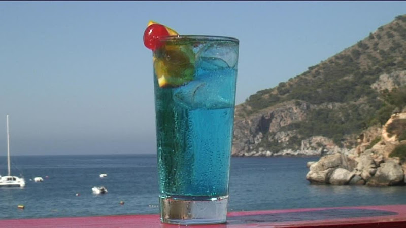 Принял на грудь, скажи что-нибудь! Трезвым вход запрещён!