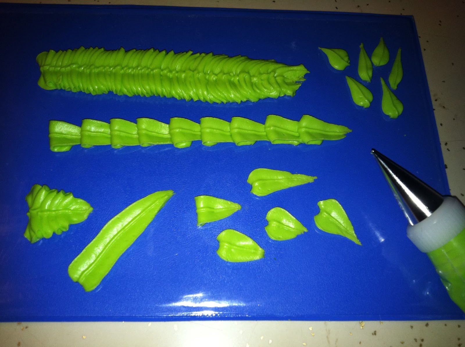 The Iced Queen Piping with Leaf Tips