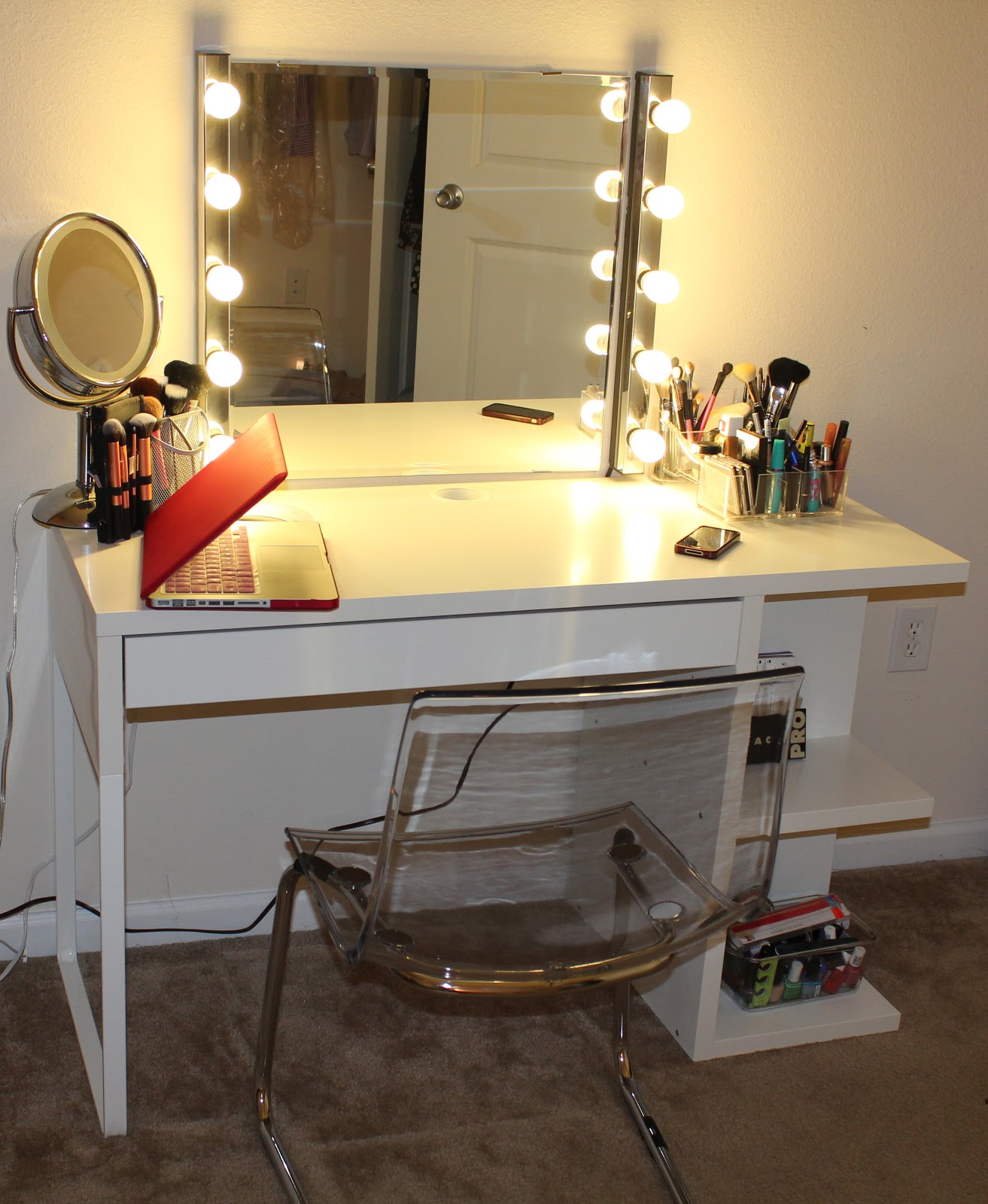 LekiaLPTBeauty Weekend Project DIY Vanity/Desk
