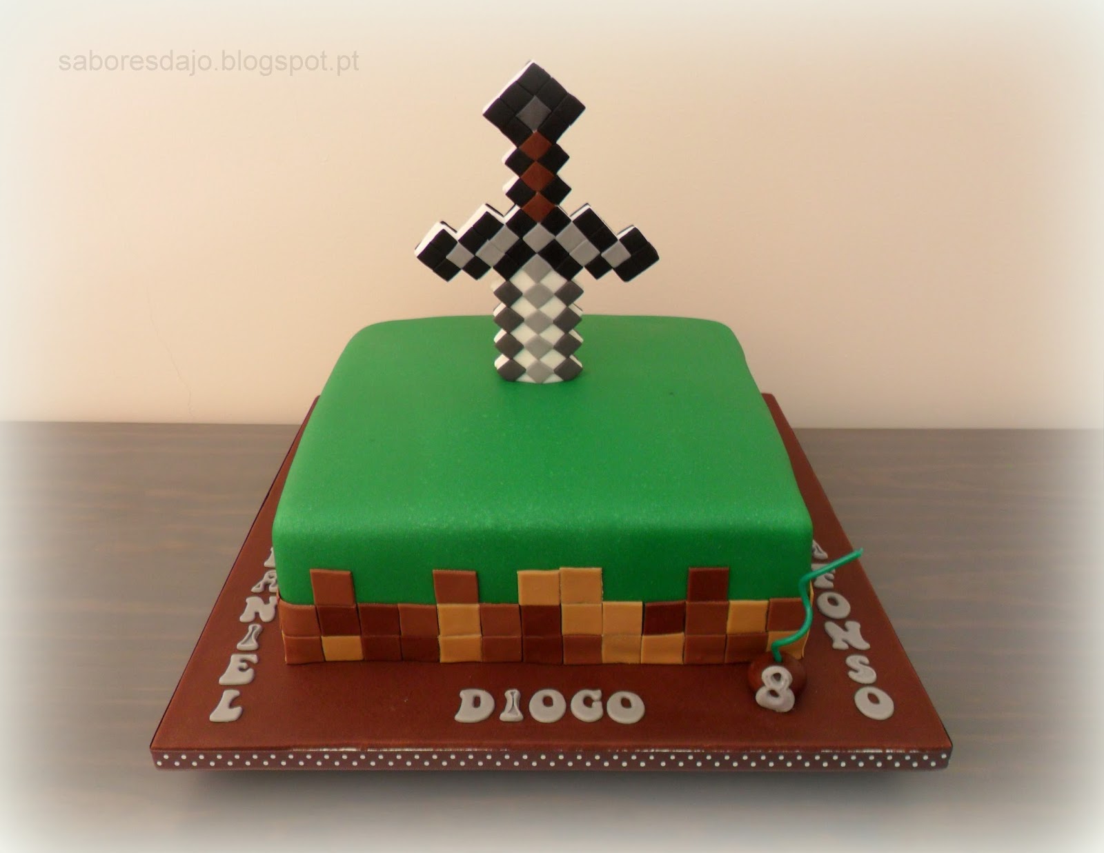 Sabores da Jo: O bolo e as lembranças de aniversário do Diogo, do Afonso e  do Daniel, três grandes amigo e fãs do jogo Minecraft
