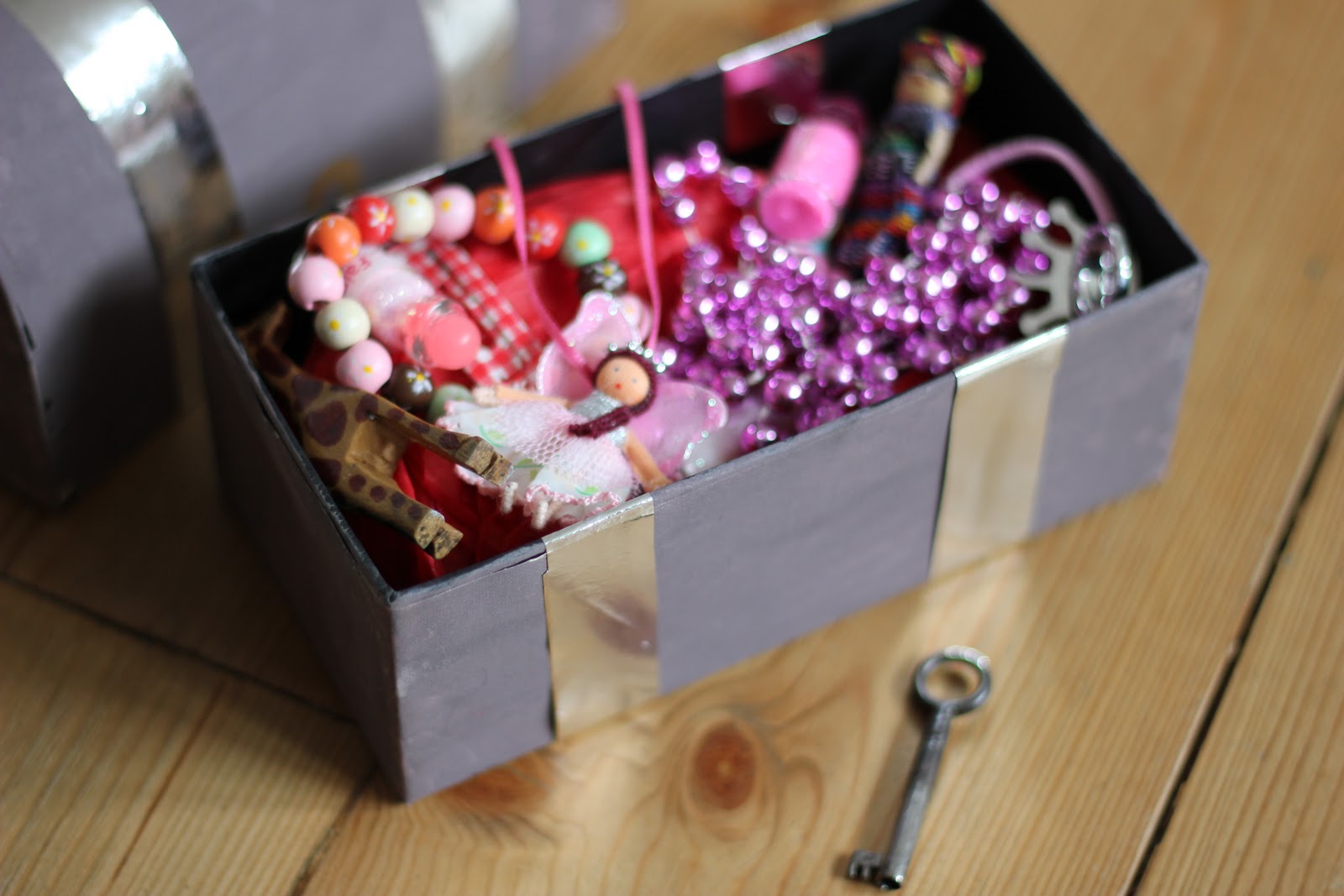 2Pcs Dollhouse Miniature Treasure Box Mini Pirate Jewelry Box Kids Play Toys DSU 