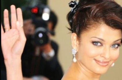 Hand Readings of famous people: Aishwarya Rai's hands show that she is
