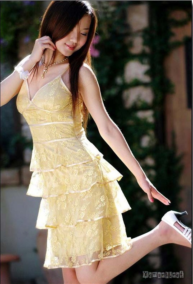 Colourful cute parrots Beautiful Korean Models | HD Desktop Wallpaper Collections