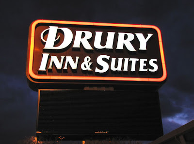 Drury Inn logo