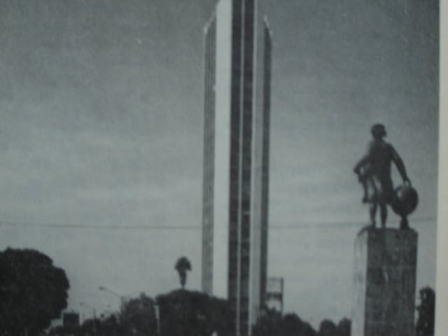 1970 TORRE AMERICAS, UNO DE LOS PRIMEROS RASCACIELOS DE GUADALAJARA.