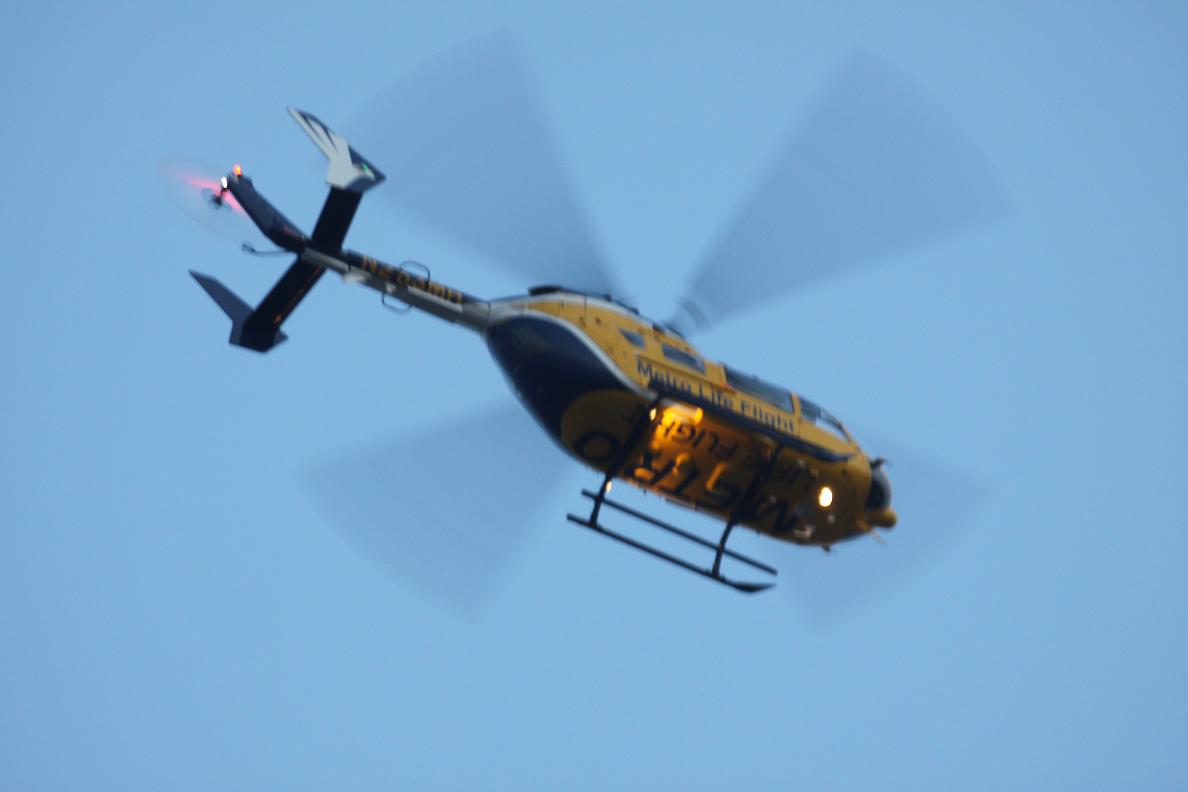 The camera speed is perfectly synced with the helicopter blades r/videos