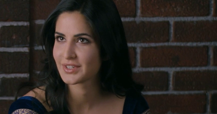 Hungama Pics: Katrina Kaif Smoking Hot and Cleavage Show