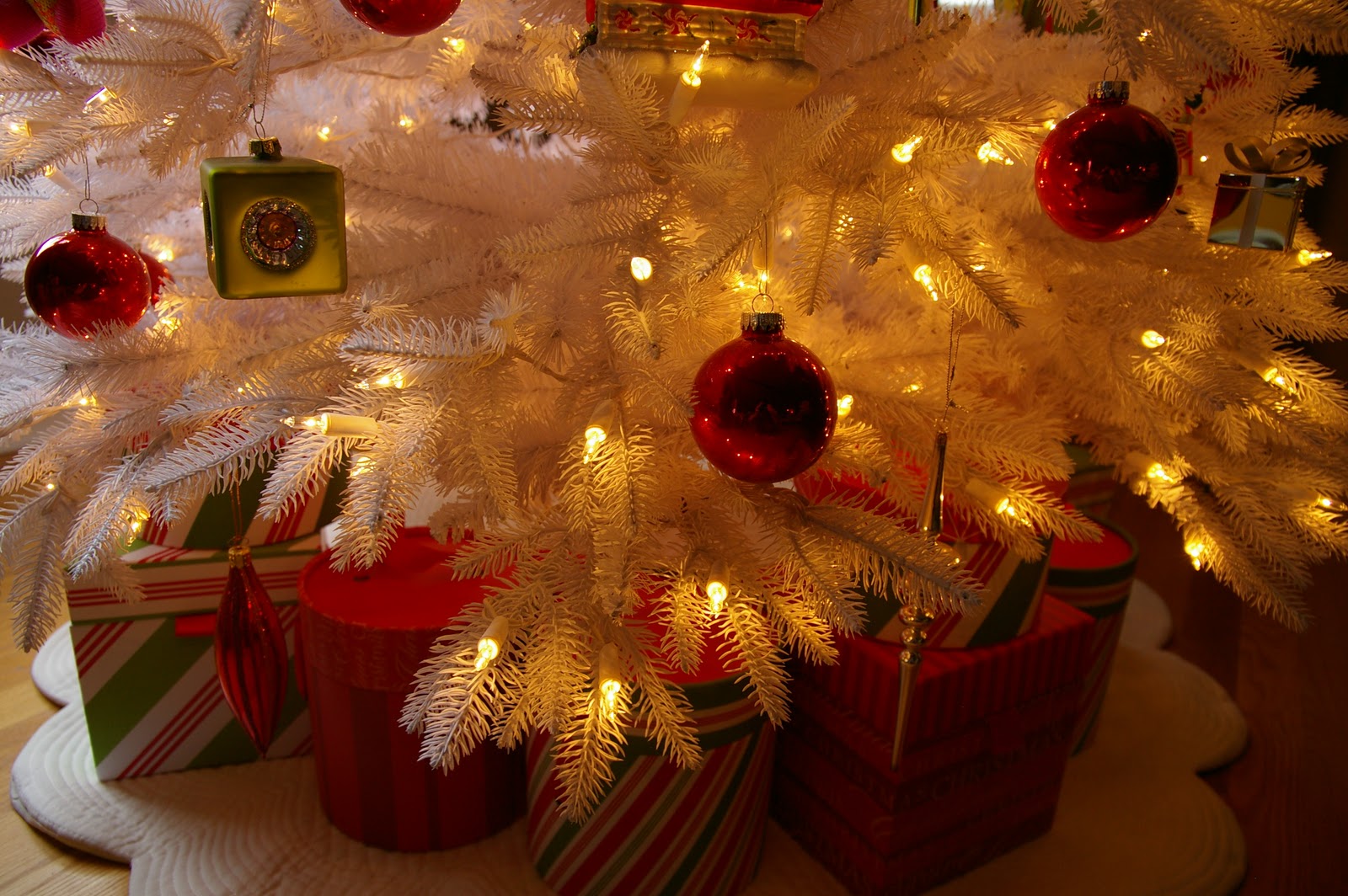 Mix and Chic: Christmas decor around our home!